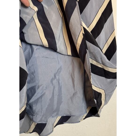 Banana Republic Blue Striped Midi Skirt Size 8 100% Silk - Picture 3 of 6